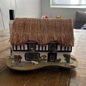 Pauline Ralph Old English Musical Cottage Tudor PR9